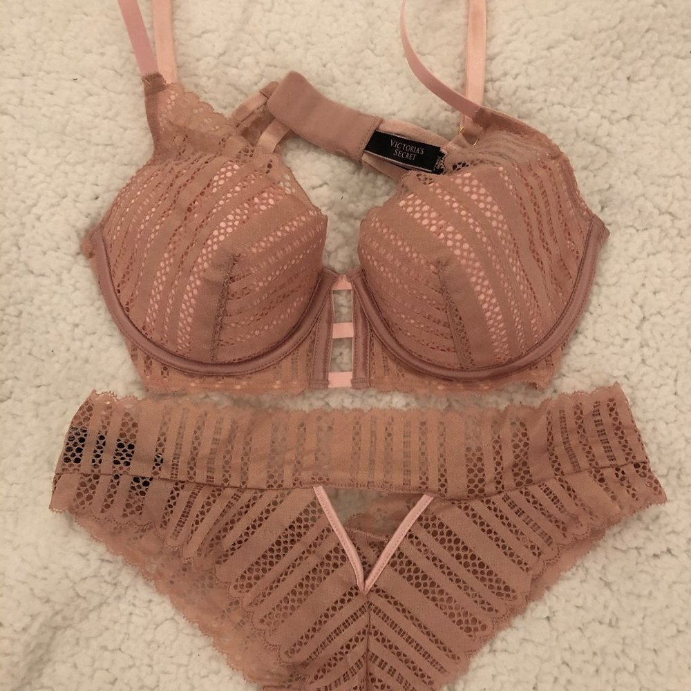 Victoria's Secret Lightly Lined Plunge Demi Bra & Tanga Set 34C / M